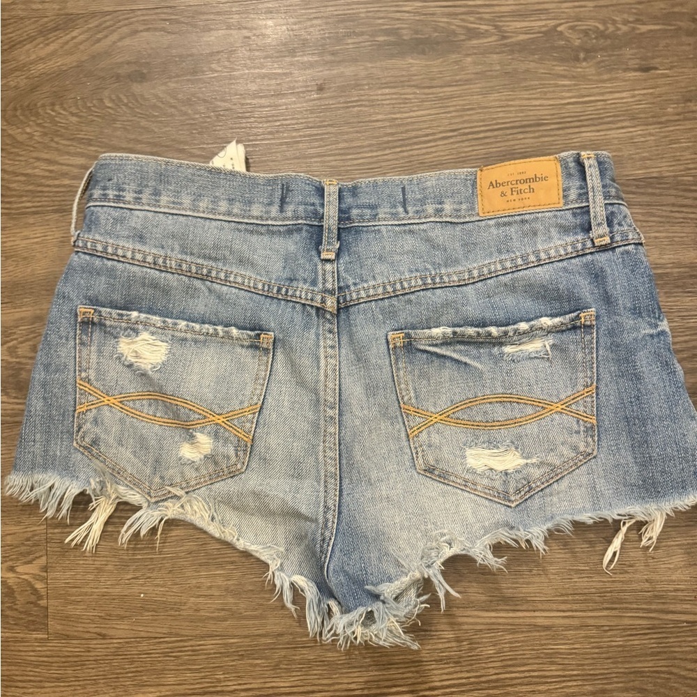 Adorable Abercrombie and Fitch gold sequin short shorts​​​ - Picture 5 of 8